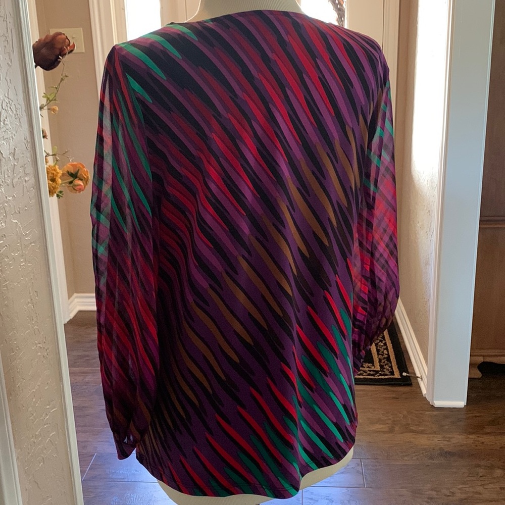 Beautiful Sheer Sleeve Multi Color Top. Size M. N… - image 2
